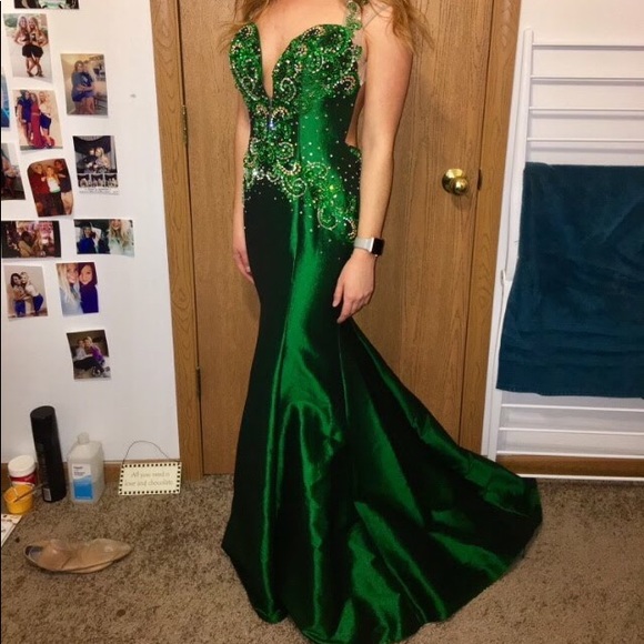Elegant Emerald Green Pageant/Prom Dress - Picture 6 of 7